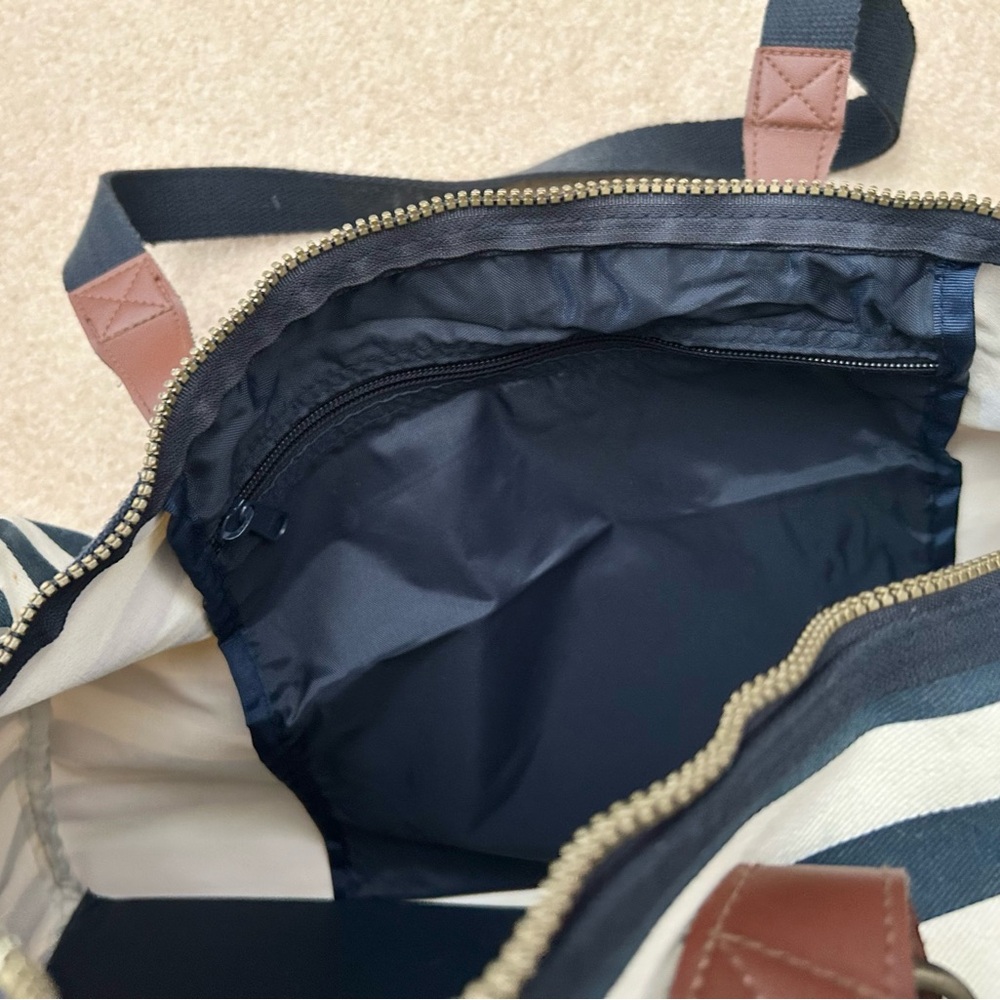 Disney Bag - Picture 6 of 12